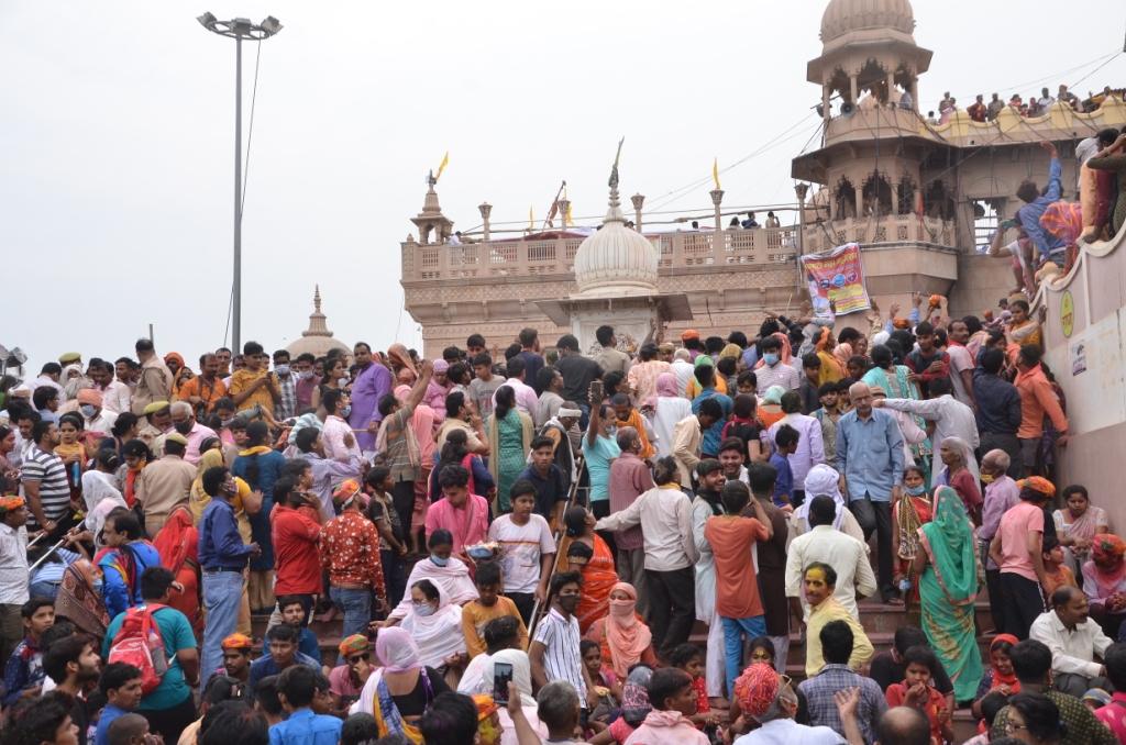 Barsana Laddu Holi